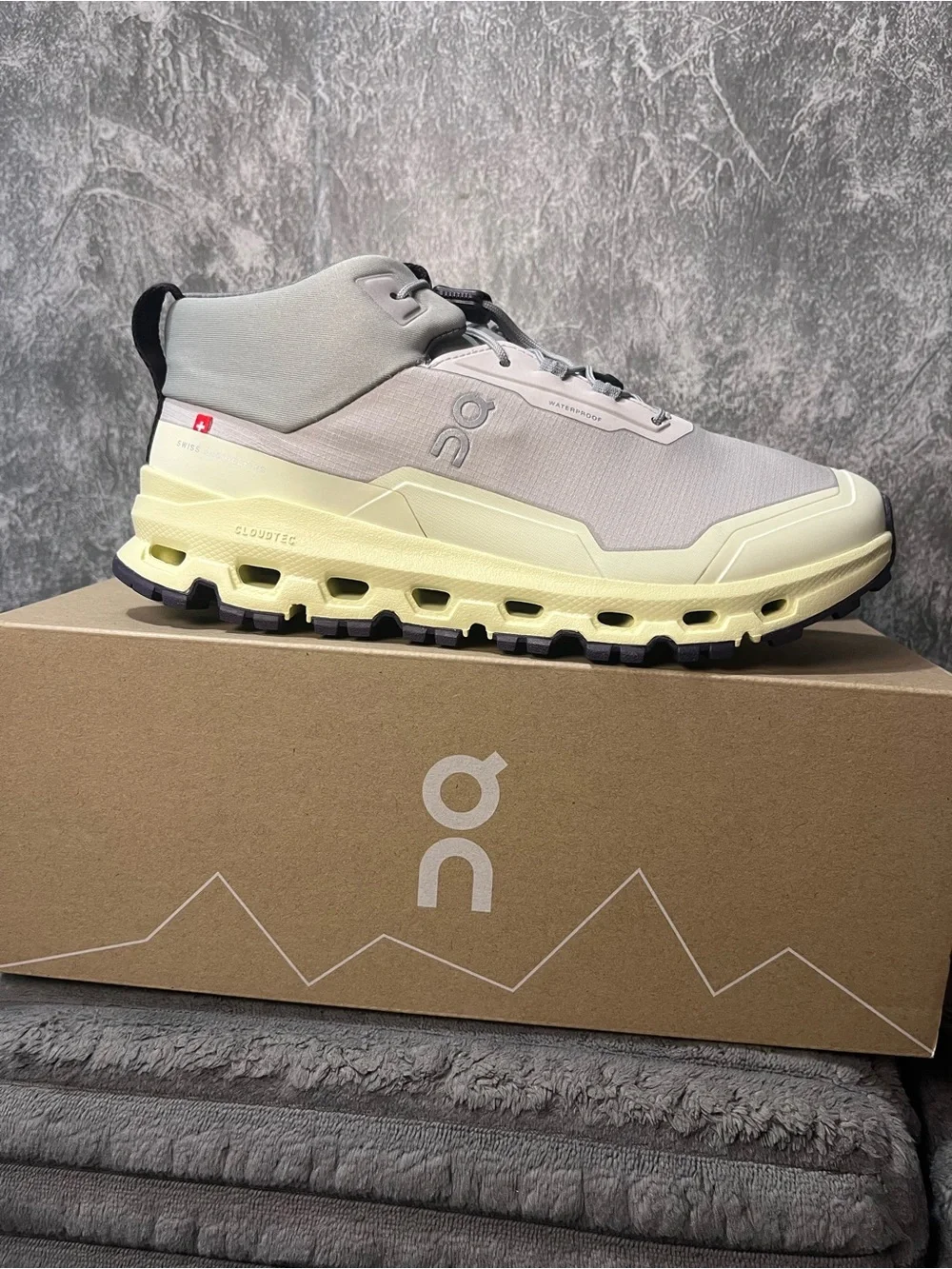 On Cloud Cloudhero Waterproof Trail Shoe - Light Gray & Pale Yellow unisex